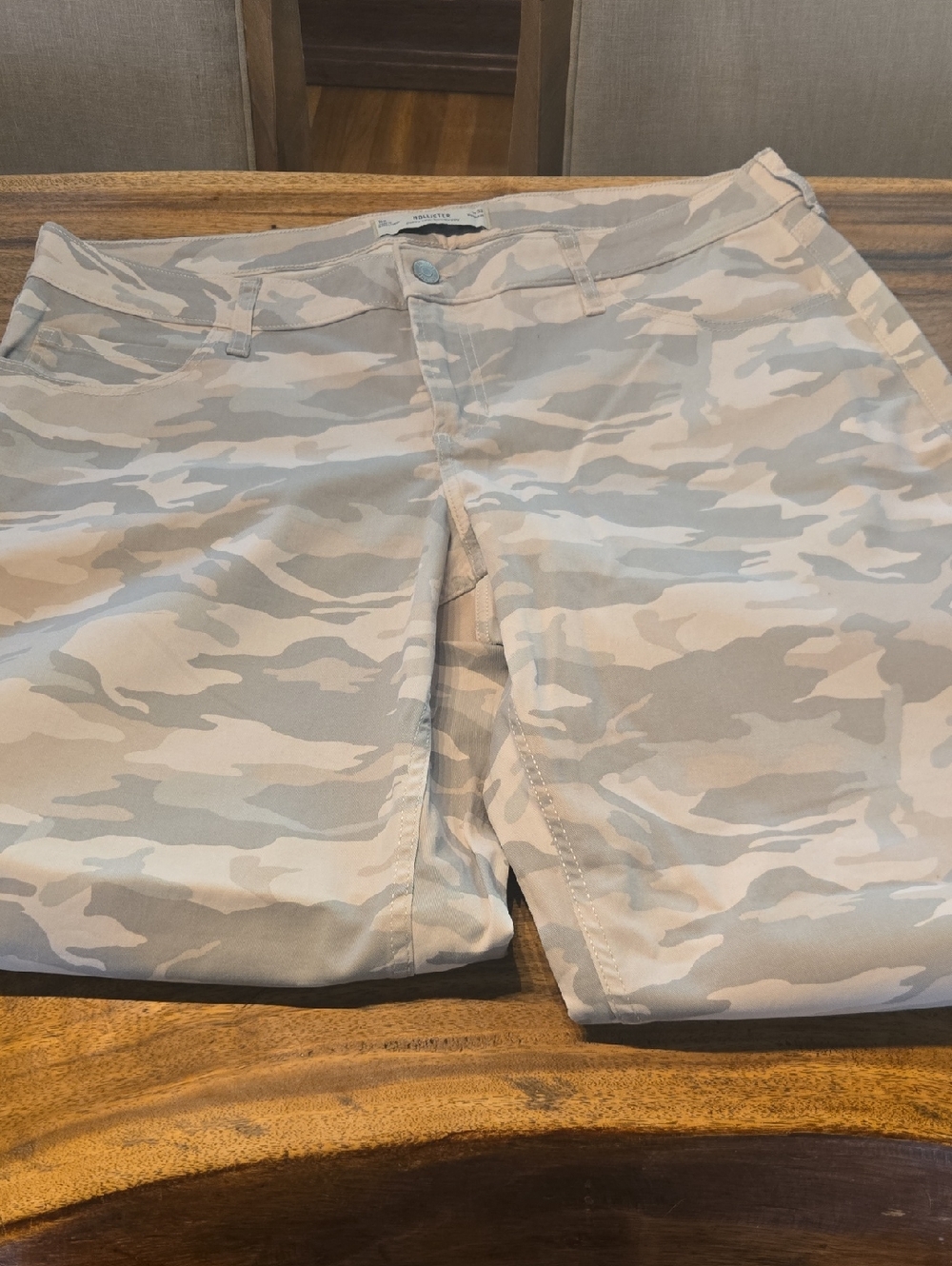 New Hollister Camo Pant